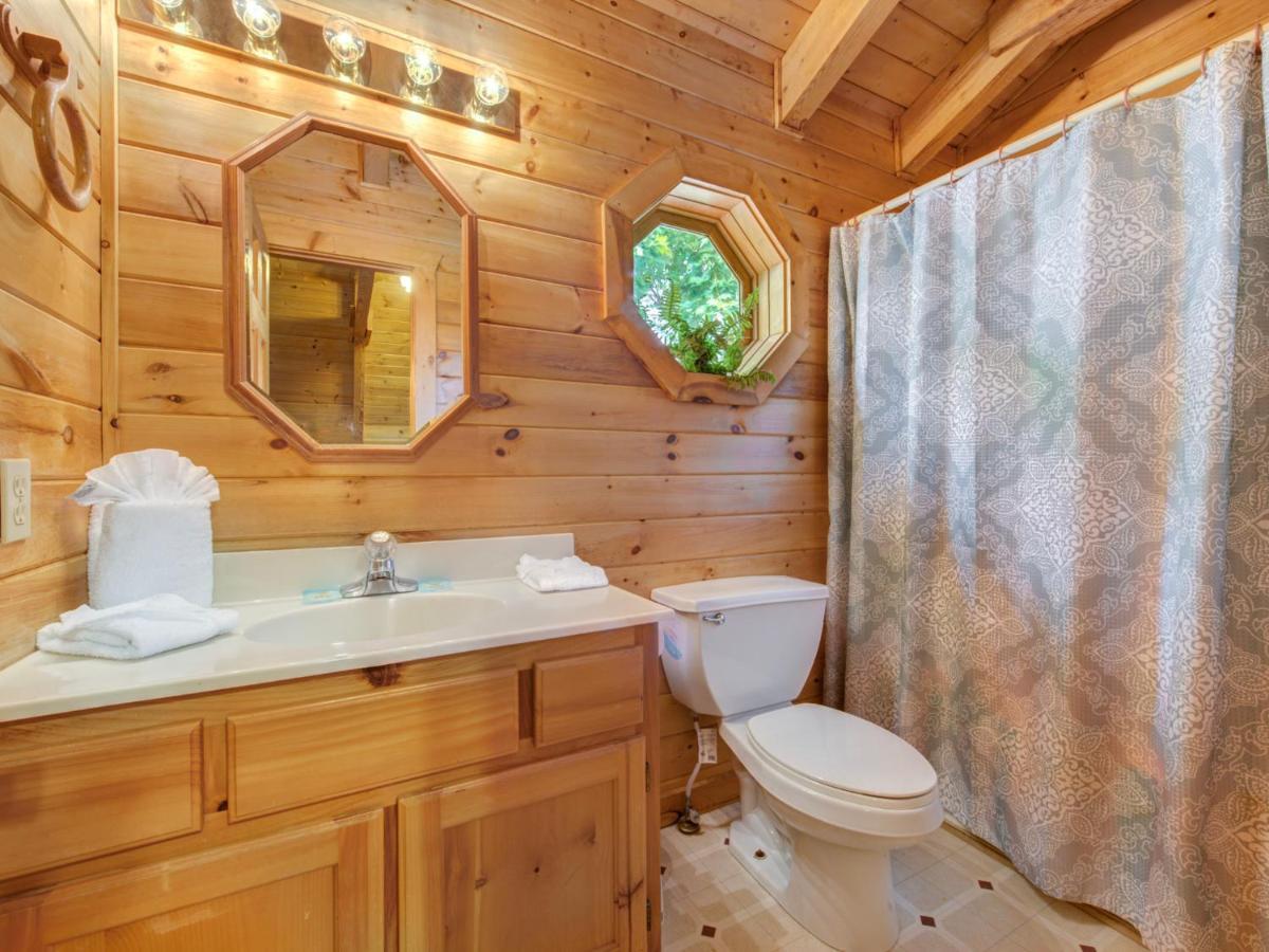 Bear Tracks, 2 Bedrooms, Hot Tub, Fireplace, Wifi, Jetted Tub, Sleeps 6ガトリンバーグ エクステリア 写真